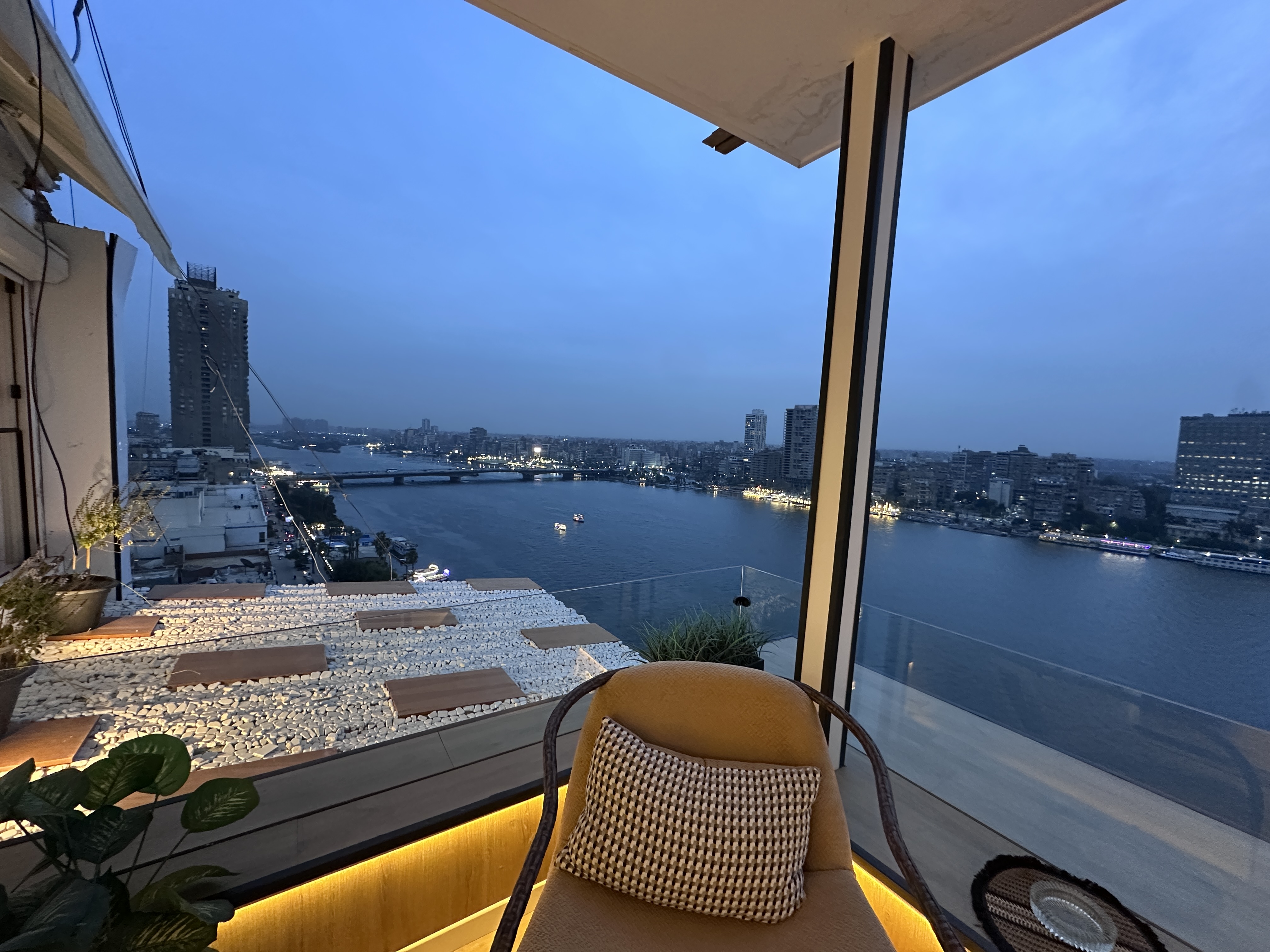 شقة فندقية ( فاخرة ) 