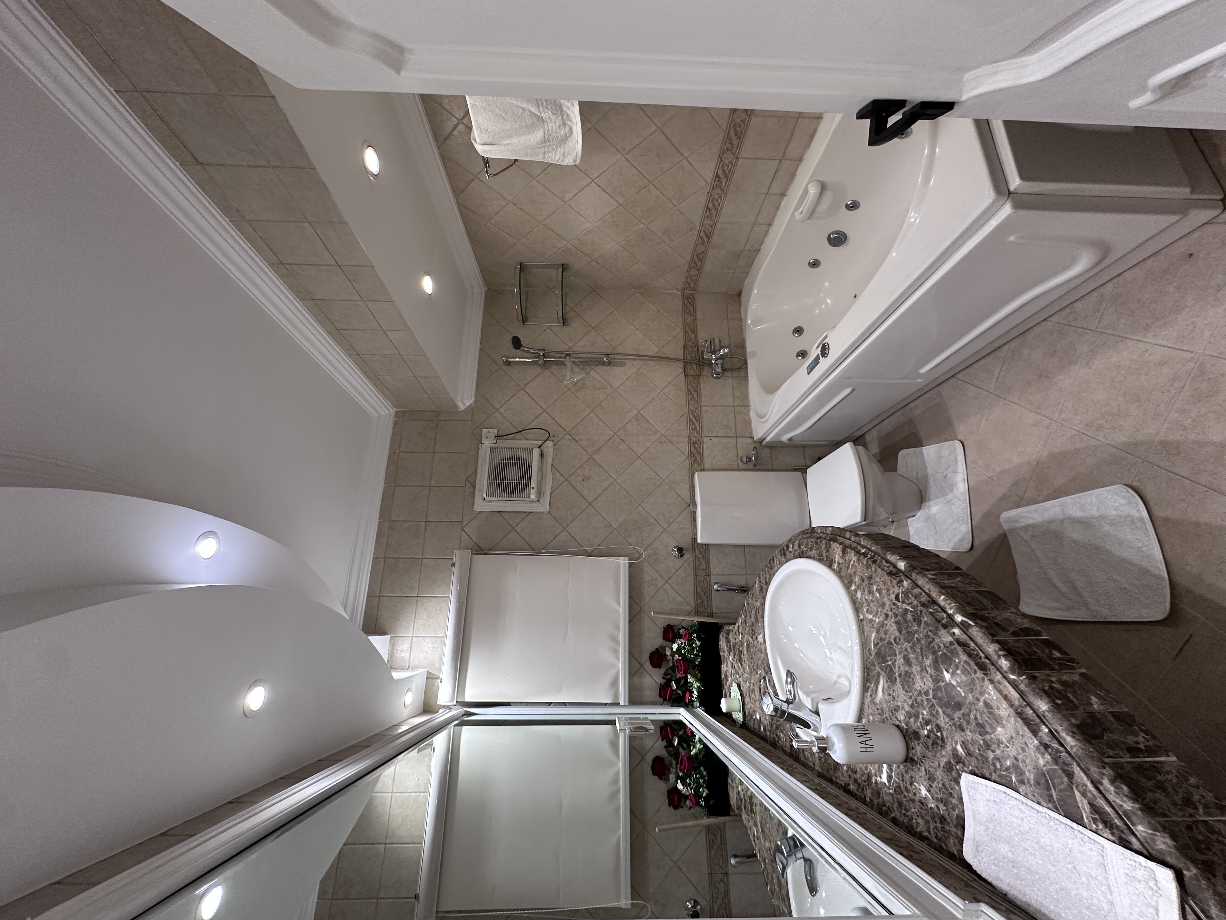 شقة فندقية ( فاخرة ) 